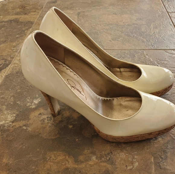 White and cork Jessica Simpson heels - Picture 2 of 2